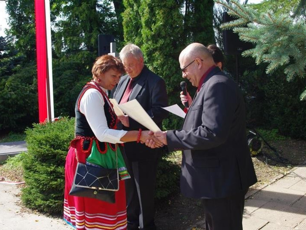 Święto Plonów w gminie Trzeszczany. Odsłonięcie pomnika 100-lecia Odzyskania Niepodległości