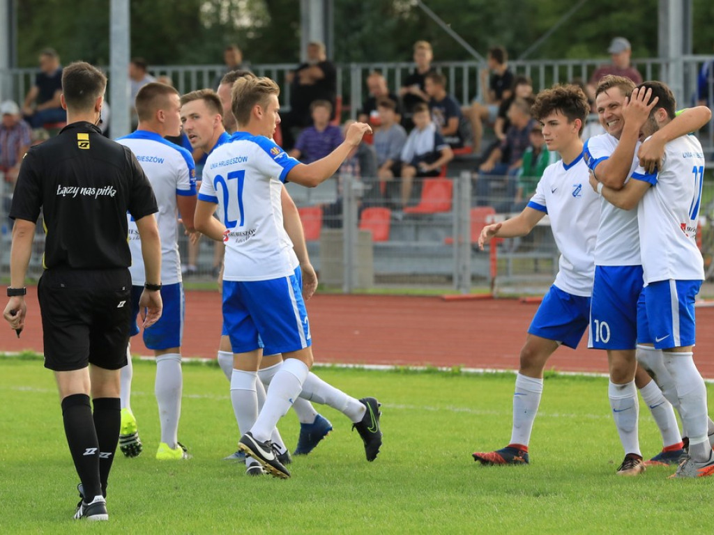 IV liga: Zwycięstwo Unii, porażka Kryształu - ZDJĘCIA, WIDEO