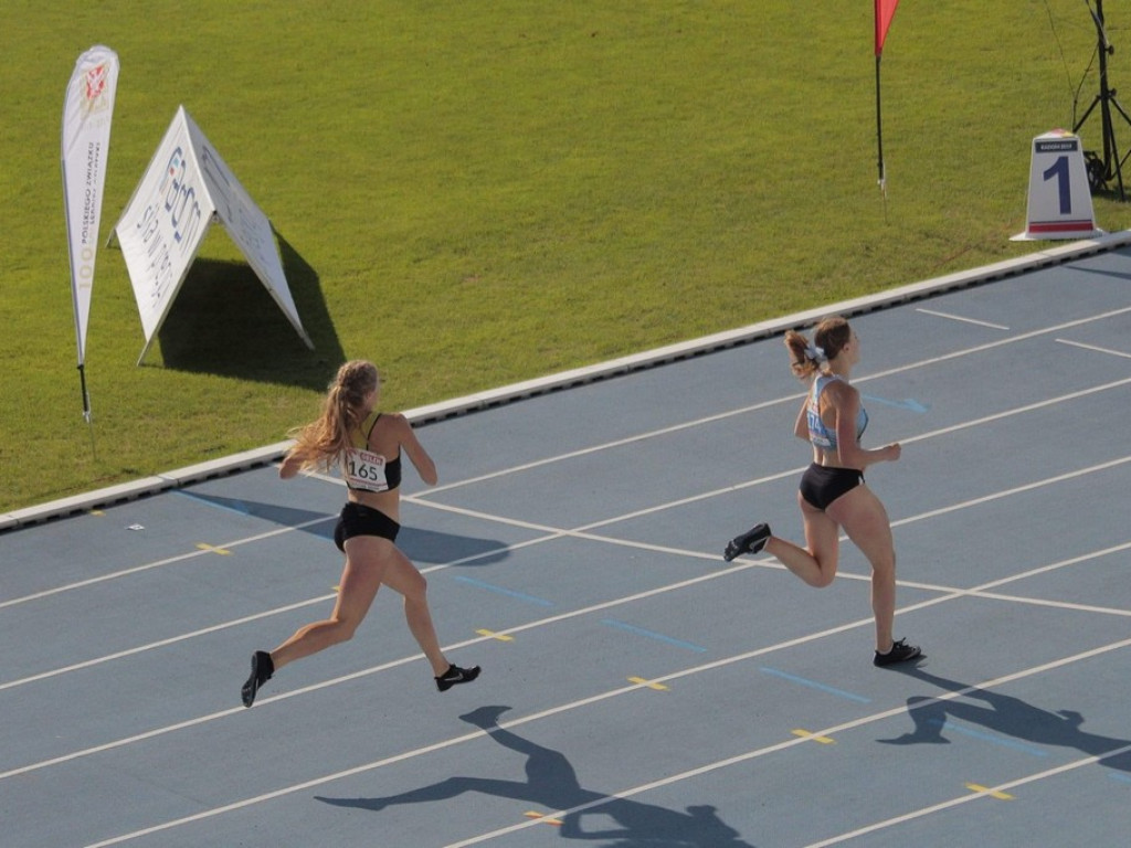 Mistrzostwa Polski Juniorek w LA. Wysokie umiejętności Karoliny Gajewskiej i sztafety 4 x 100 m dziewcząt nagrodzone medalami!