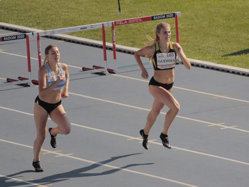 Mistrzostwa Polski Juniorek w LA. Wysokie umiejętności Karoliny Gajewskiej i sztafety 4 x 100 m dziewcząt nagrodzone medalami!