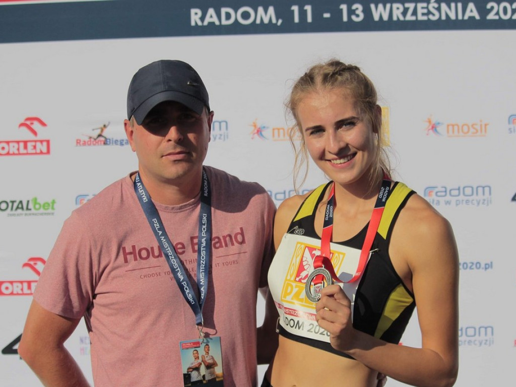 Mistrzostwa Polski Juniorek w LA. Wysokie umiejętności Karoliny Gajewskiej i sztafety 4 x 100 m dziewcząt nagrodzone medalami!