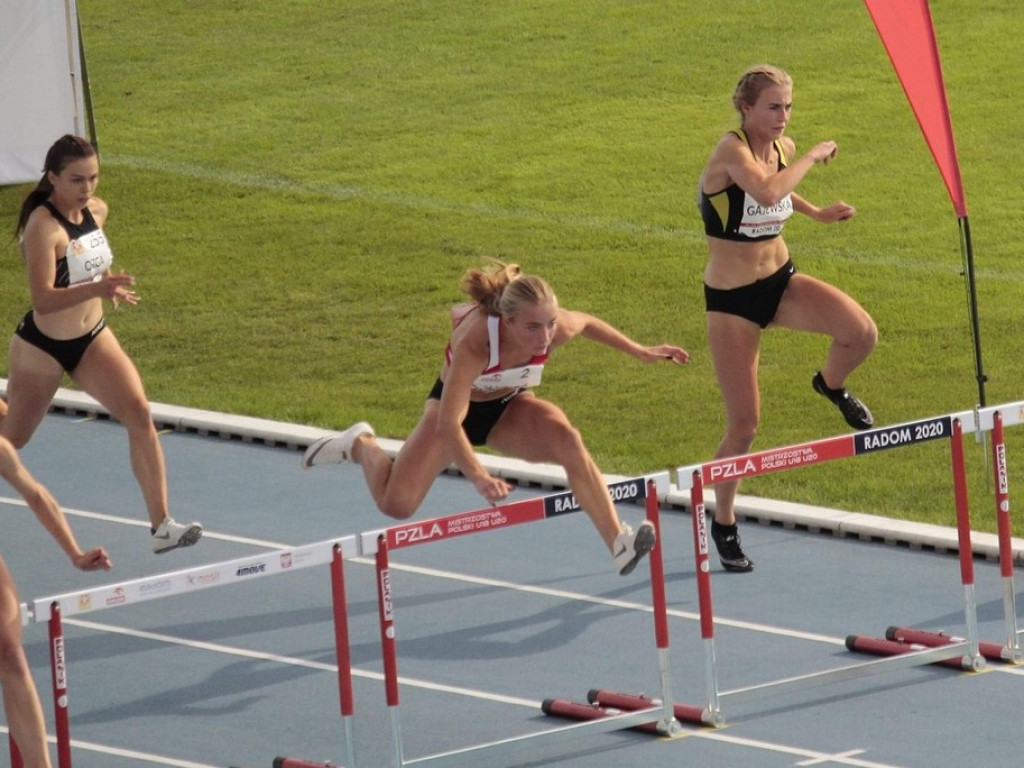 Mistrzostwa Polski Juniorek w LA. Wysokie umiejętności Karoliny Gajewskiej i sztafety 4 x 100 m dziewcząt nagrodzone medalami!