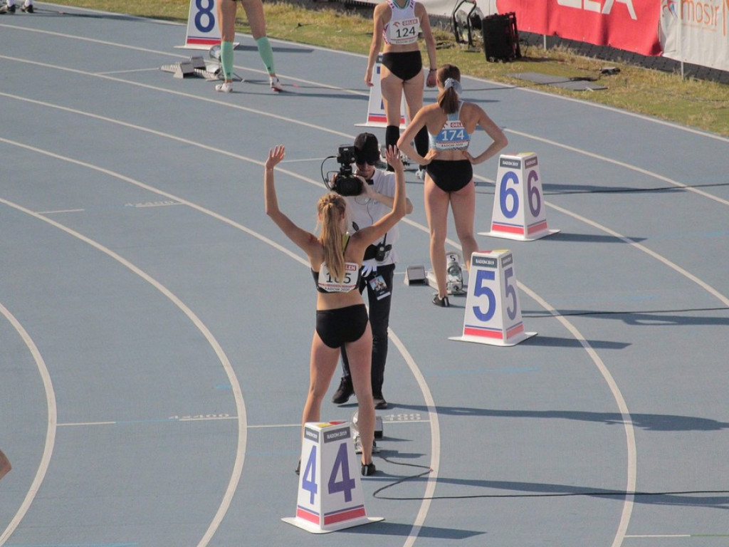 Mistrzostwa Polski Juniorek w LA. Wysokie umiejętności Karoliny Gajewskiej i sztafety 4 x 100 m dziewcząt nagrodzone medalami!