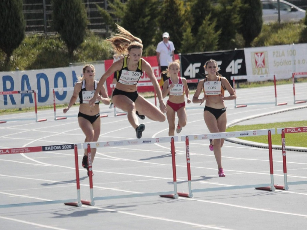 Mistrzostwa Polski Juniorek w LA. Wysokie umiejętności Karoliny Gajewskiej i sztafety 4 x 100 m dziewcząt nagrodzone medalami!
