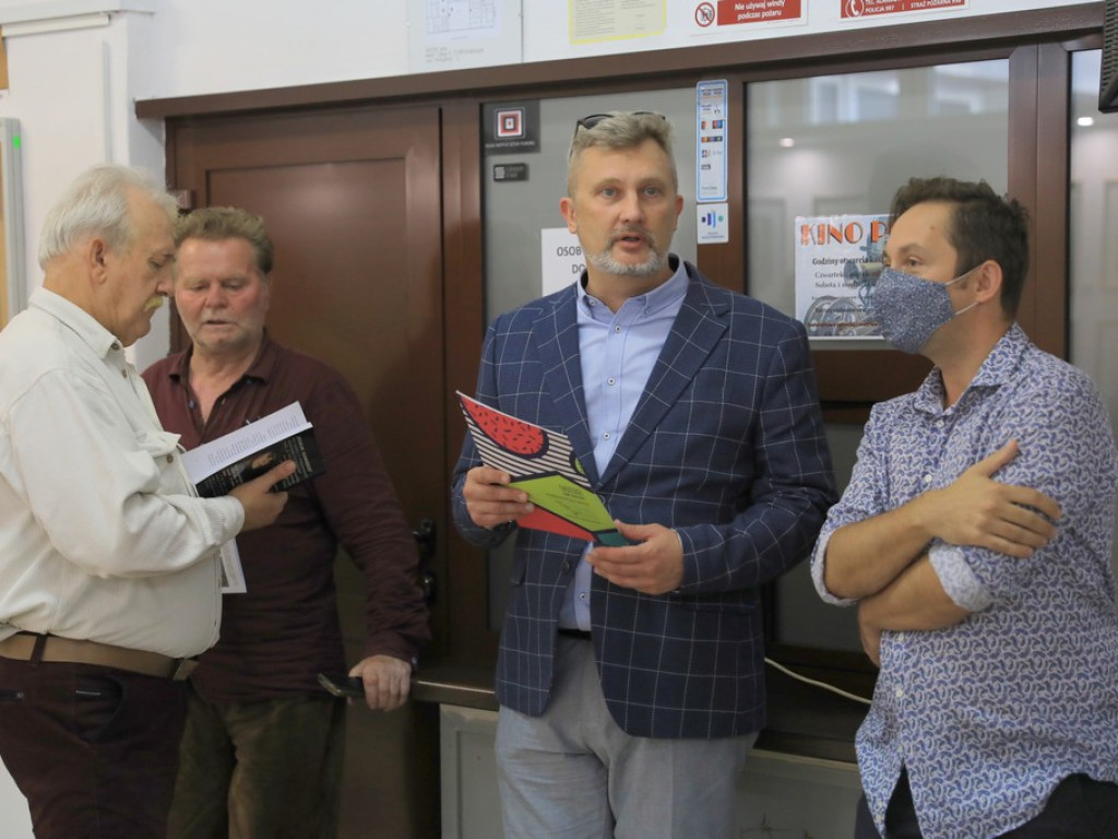 Hrubieszów: Wernisaż wystawy akwareli Rafała Jana Patro, koncert Adama Szabata i Waldemara Korzeniowskiego -ZDJĘCIA