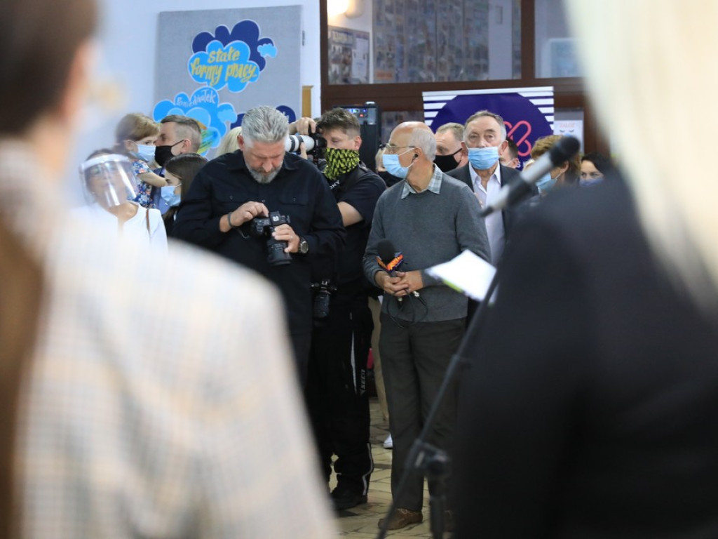 Hrubieszów: Wernisaż wystawy akwareli Rafała Jana Patro, koncert Adama Szabata i Waldemara Korzeniowskiego -ZDJĘCIA