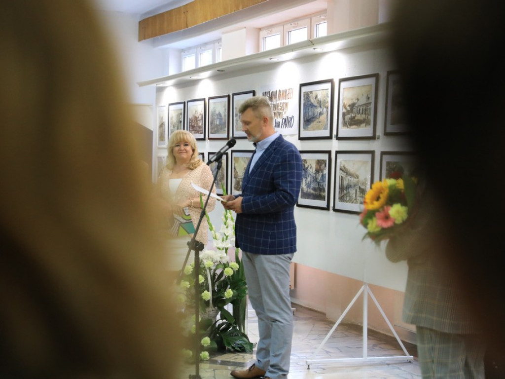 Hrubieszów: Wernisaż wystawy akwareli Rafała Jana Patro, koncert Adama Szabata i Waldemara Korzeniowskiego -ZDJĘCIA