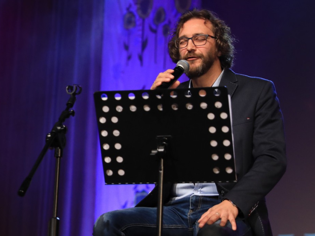 Hrubieszów: Wernisaż wystawy akwareli Rafała Jana Patro, koncert Adama Szabata i Waldemara Korzeniowskiego -ZDJĘCIA