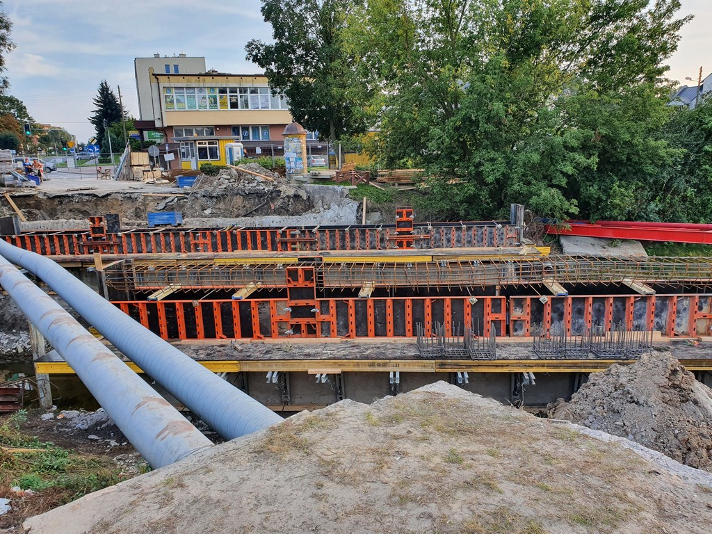 Hrubieszów: Postęp prac przy remoncie mostu na Ludnej - ZDJĘCIA