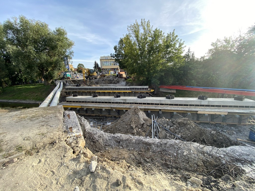Hrubieszów: Postęp prac przy remoncie mostu na Ludnej - ZDJĘCIA