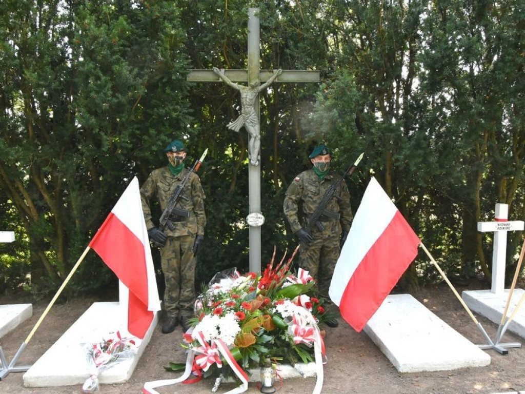Uroczystości patriotyczne w Husynnem