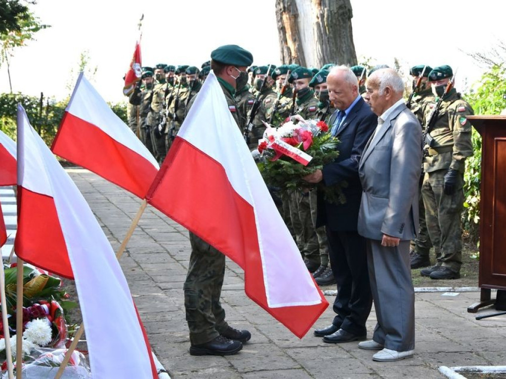 Uroczystości patriotyczne w Husynnem