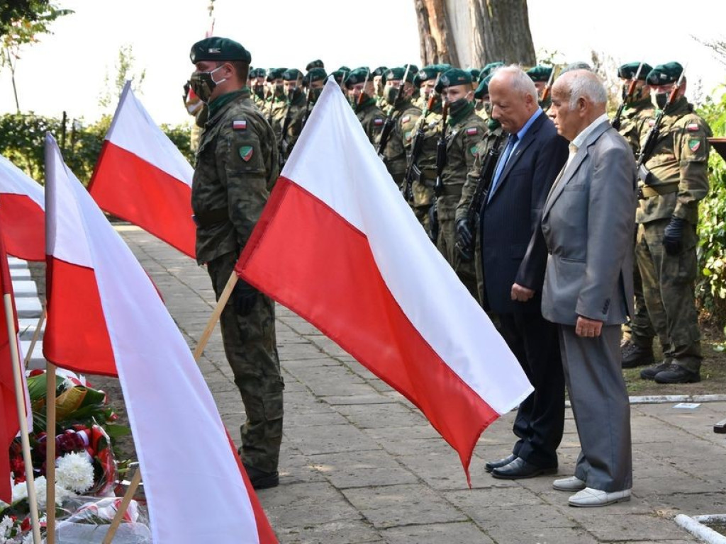Uroczystości patriotyczne w Husynnem
