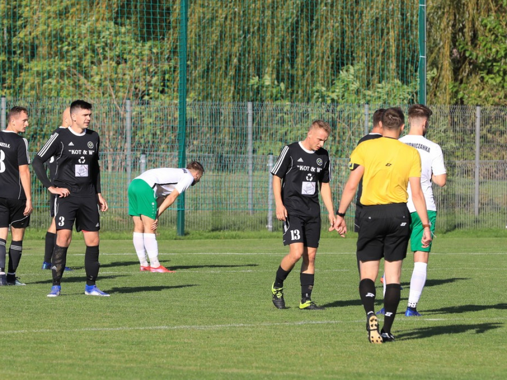 Bezbramkowy remis Kryształu ze Świdniczanką - ZDJĘCIA