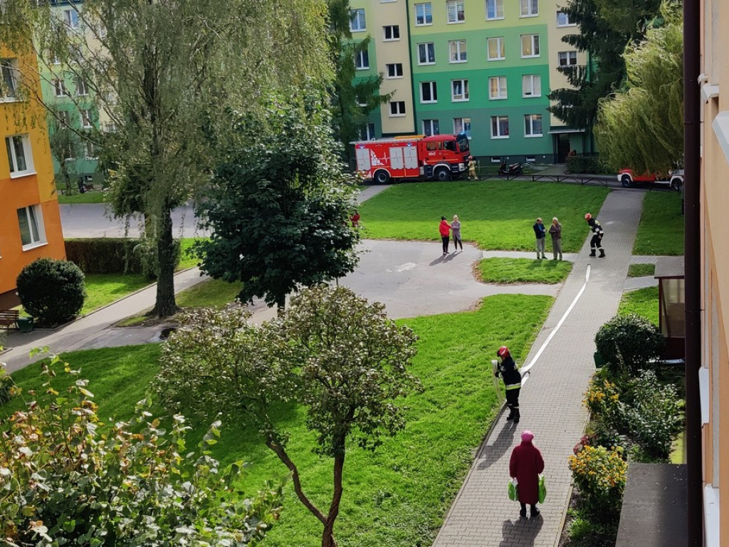 Hrubieszów: Ulatniający się gaz w bloku na Polnej - ZDJĘCIA