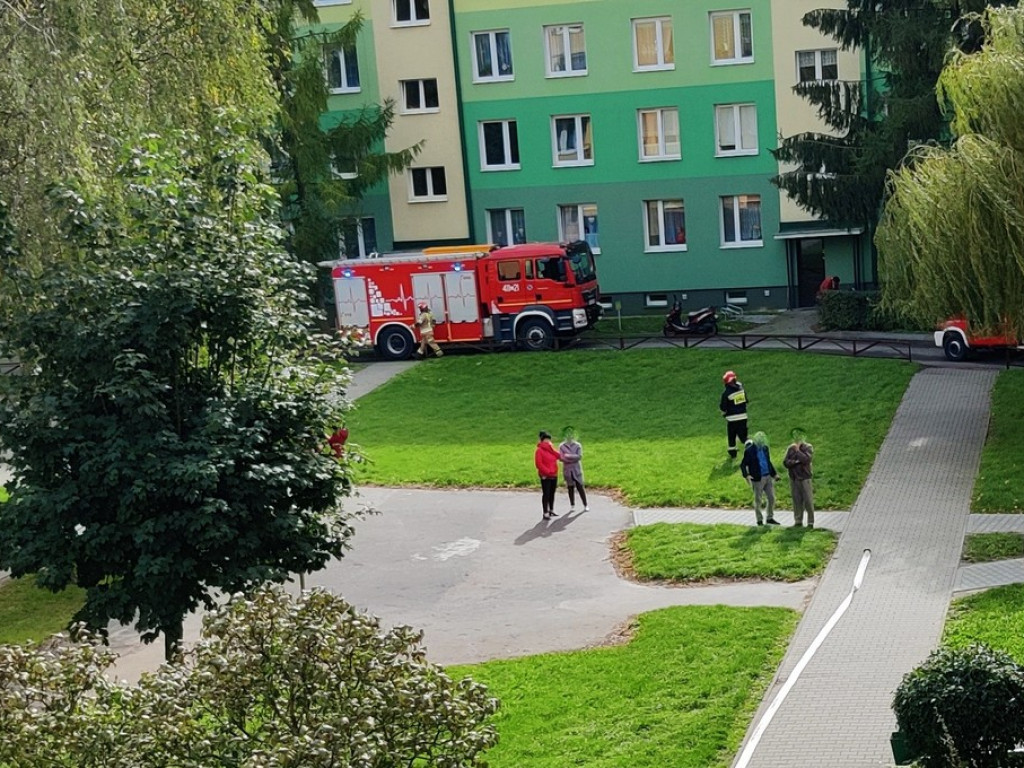 Hrubieszów: Ulatniający się gaz w bloku na Polnej - ZDJĘCIA