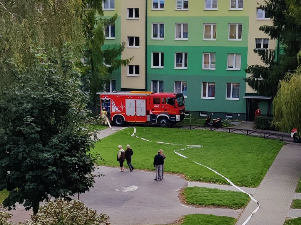 Hrubieszów: Ulatniający się gaz w bloku na Polnej - ZDJĘCIA