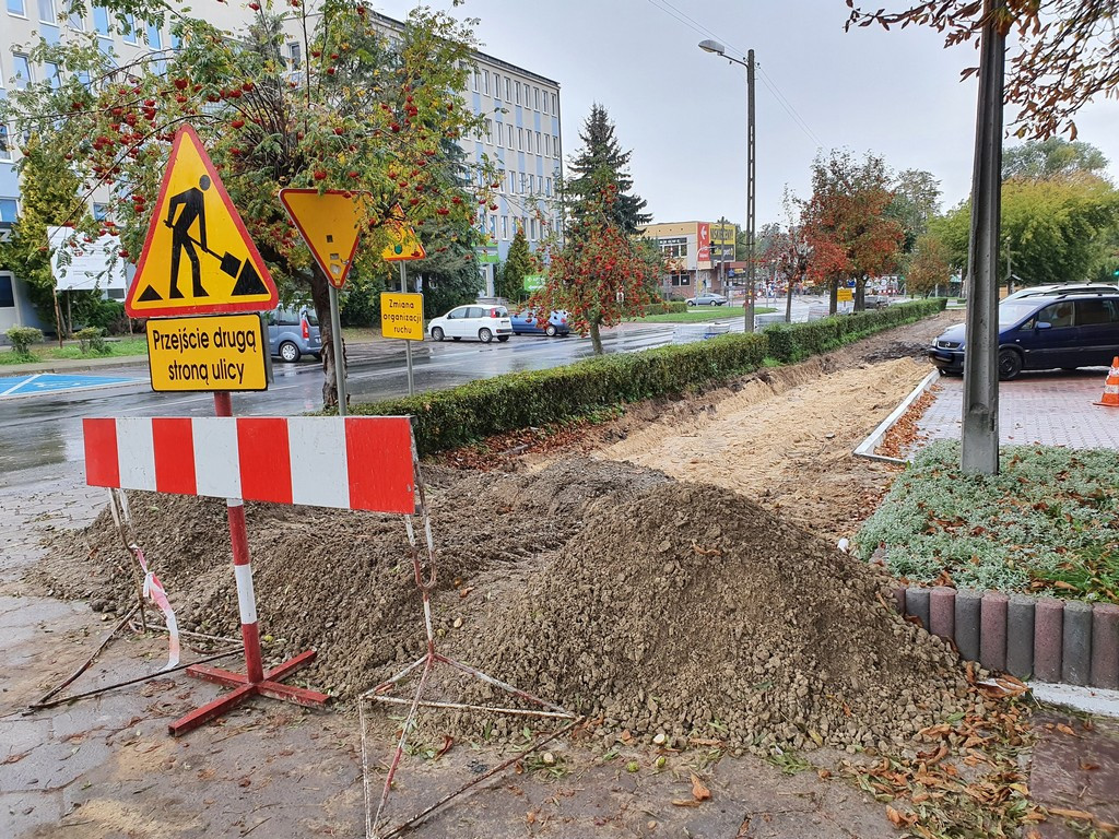 Hrubieszów: Rozpoczął się remont chodnika na ul. Mickiewicza - ZDJĘCIA