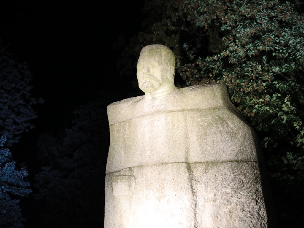 Pokaz iluminacji hrubieszowskiego parku - ZDJĘCIA