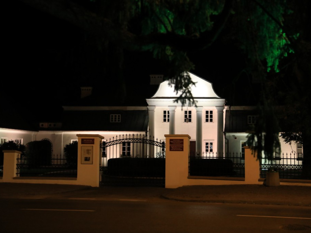Pokaz iluminacji hrubieszowskiego parku - ZDJĘCIA