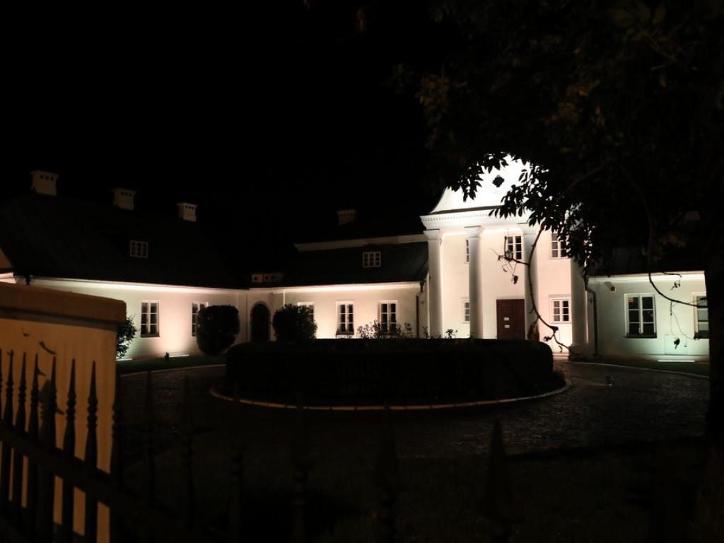 Pokaz iluminacji hrubieszowskiego parku - ZDJĘCIA