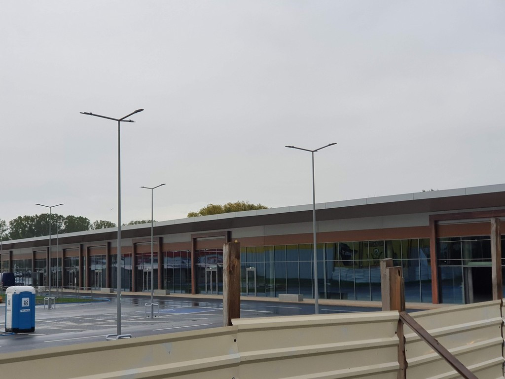 Hrubieszów: Nowe skrzydło centrum handlowego na Kolejowej - ZDJĘCIA