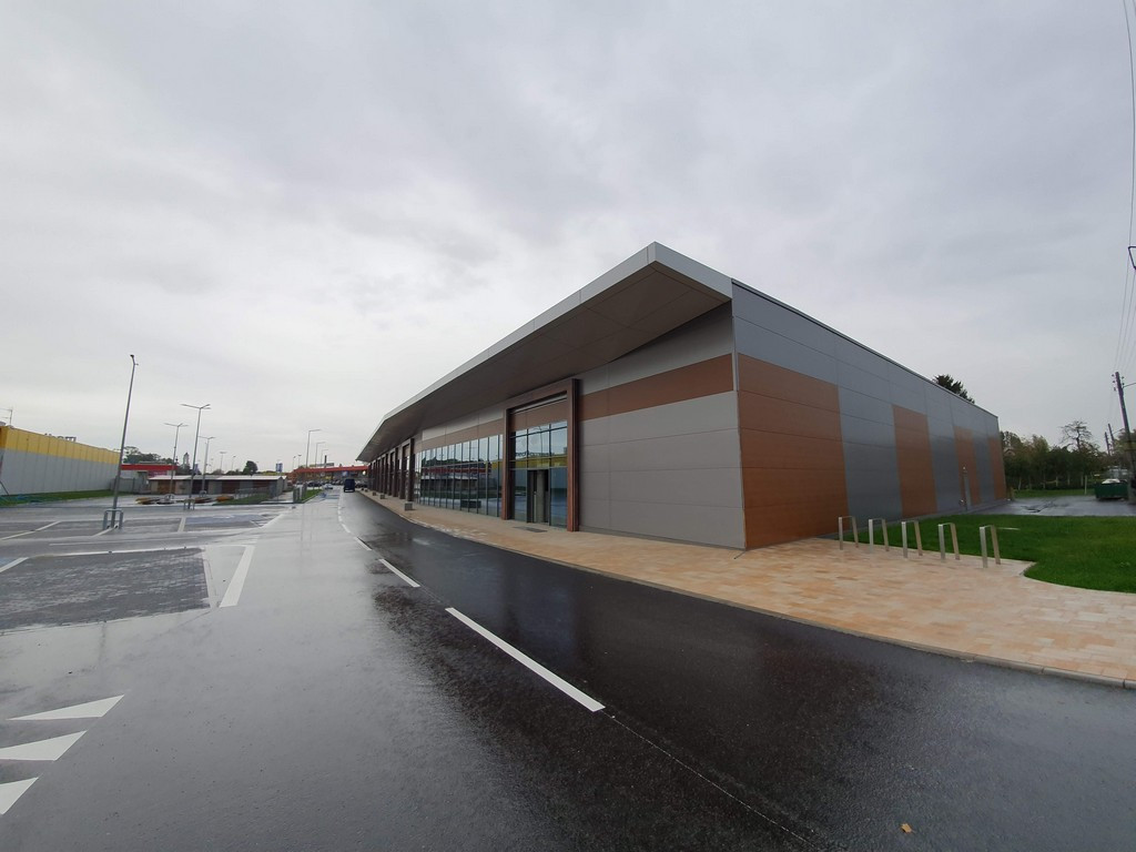 Hrubieszów: Nowe skrzydło centrum handlowego na Kolejowej - ZDJĘCIA