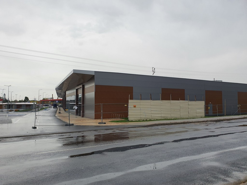 Hrubieszów: Nowe skrzydło centrum handlowego na Kolejowej - ZDJĘCIA