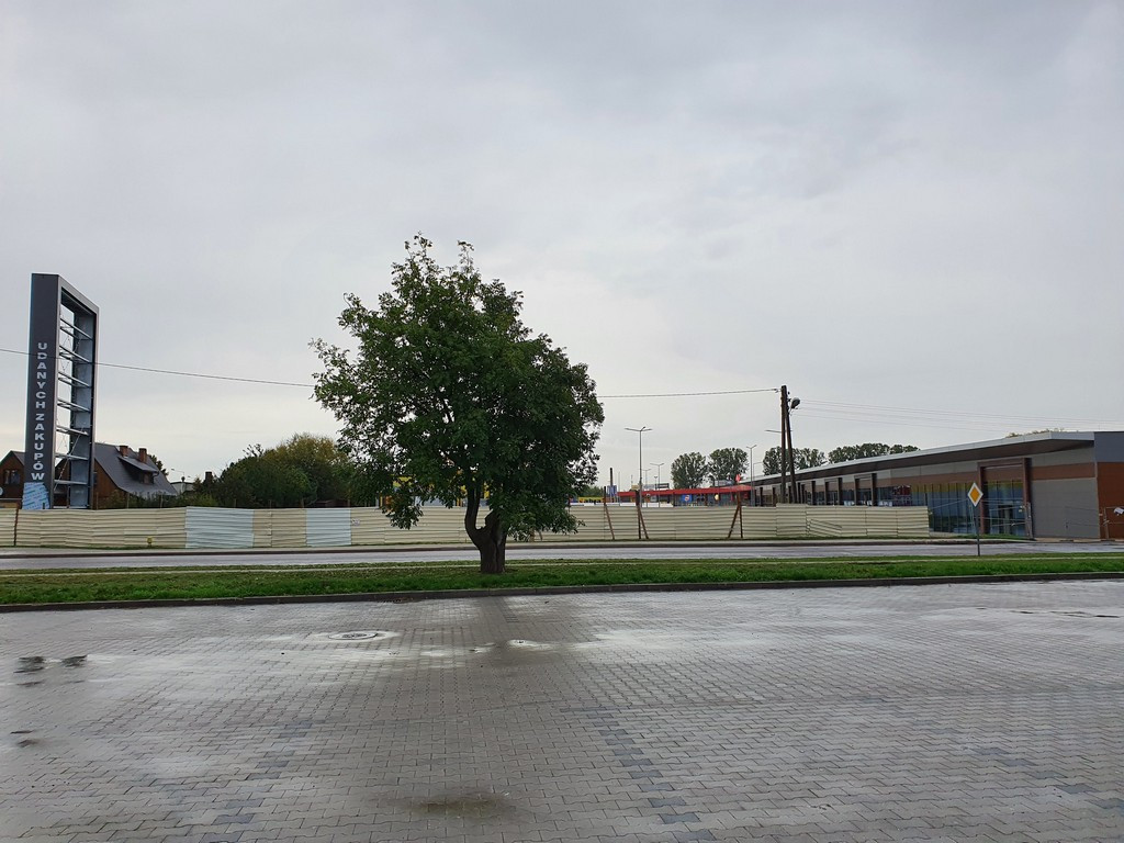 Hrubieszów: Nowe skrzydło centrum handlowego na Kolejowej - ZDJĘCIA