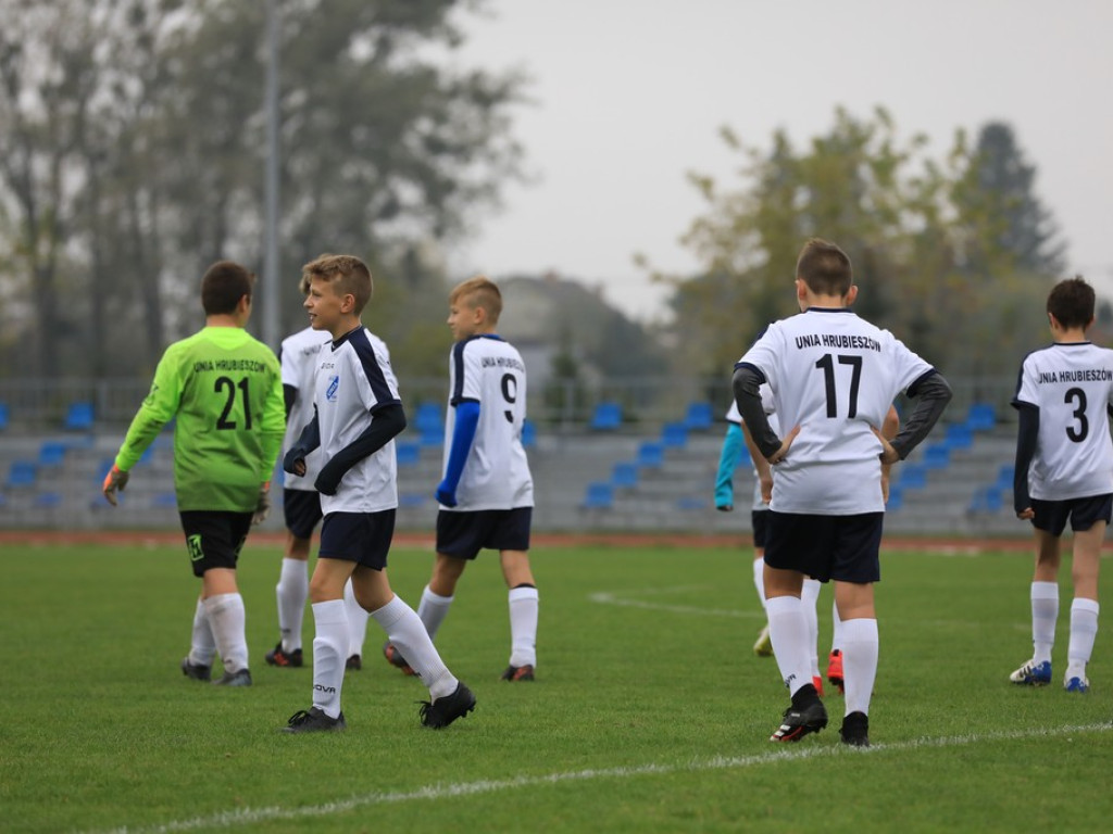 Mecz młodzików Unia Hrubieszów - Orlęta Spomlek Radzyń Podlaski - ZDJĘCIA. Wyniki piłkarskich zespołów młodzieżowych Unii