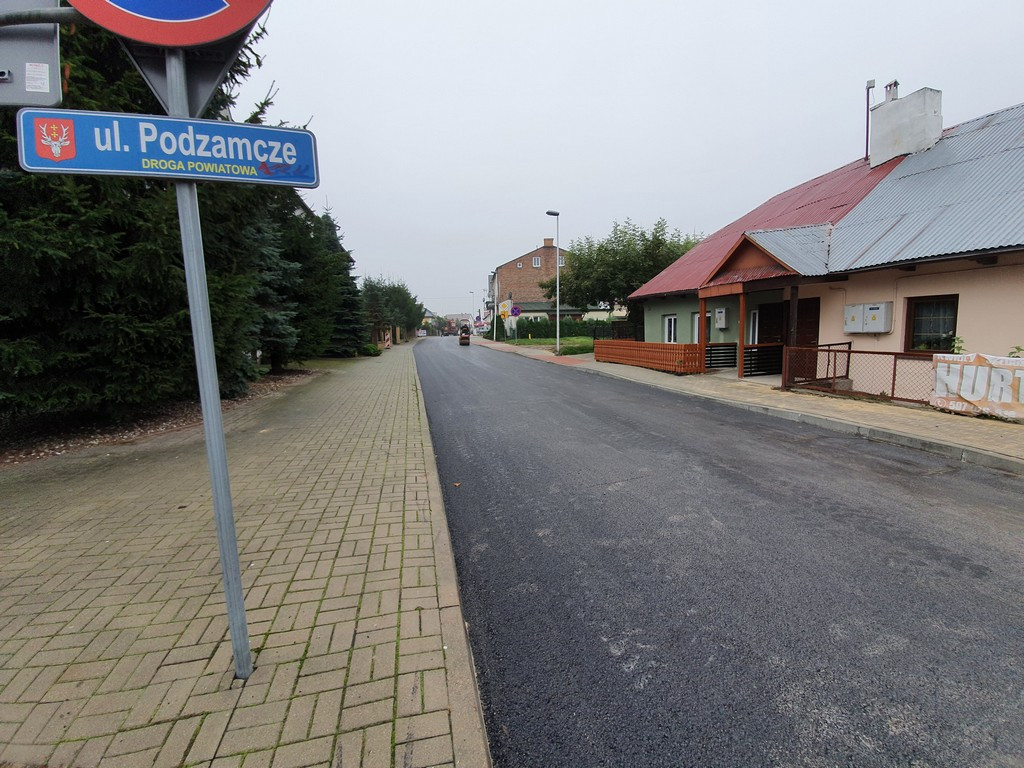 Hrubieszów: Nowy asfalt na ul. Podzamcze i Wspólnej położony. Od jutra otwarcie ruchu - ZDJĘCIA