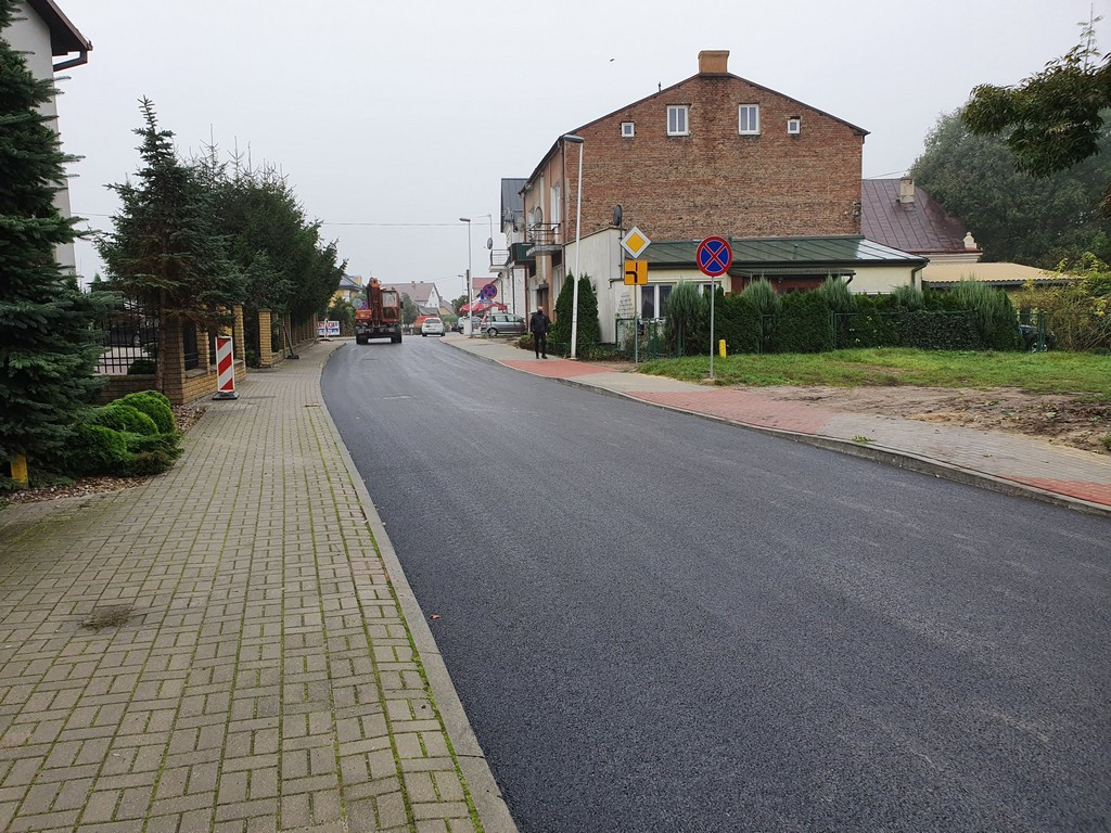 Hrubieszów: Nowy asfalt na ul. Podzamcze i Wspólnej położony. Od jutra otwarcie ruchu - ZDJĘCIA