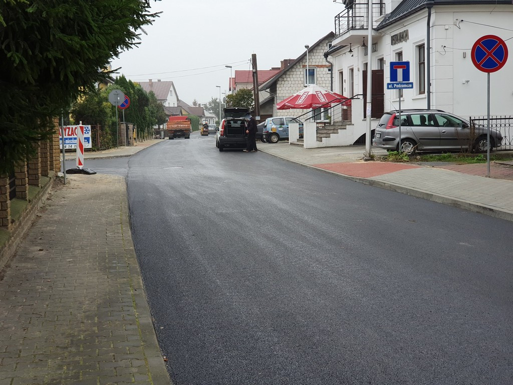 Hrubieszów: Nowy asfalt na ul. Podzamcze i Wspólnej położony. Od jutra otwarcie ruchu - ZDJĘCIA