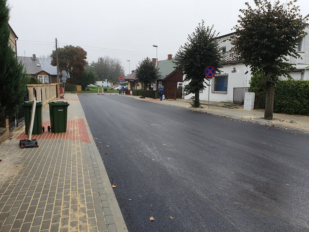 Hrubieszów: Nowy asfalt na ul. Podzamcze i Wspólnej położony. Od jutra otwarcie ruchu - ZDJĘCIA