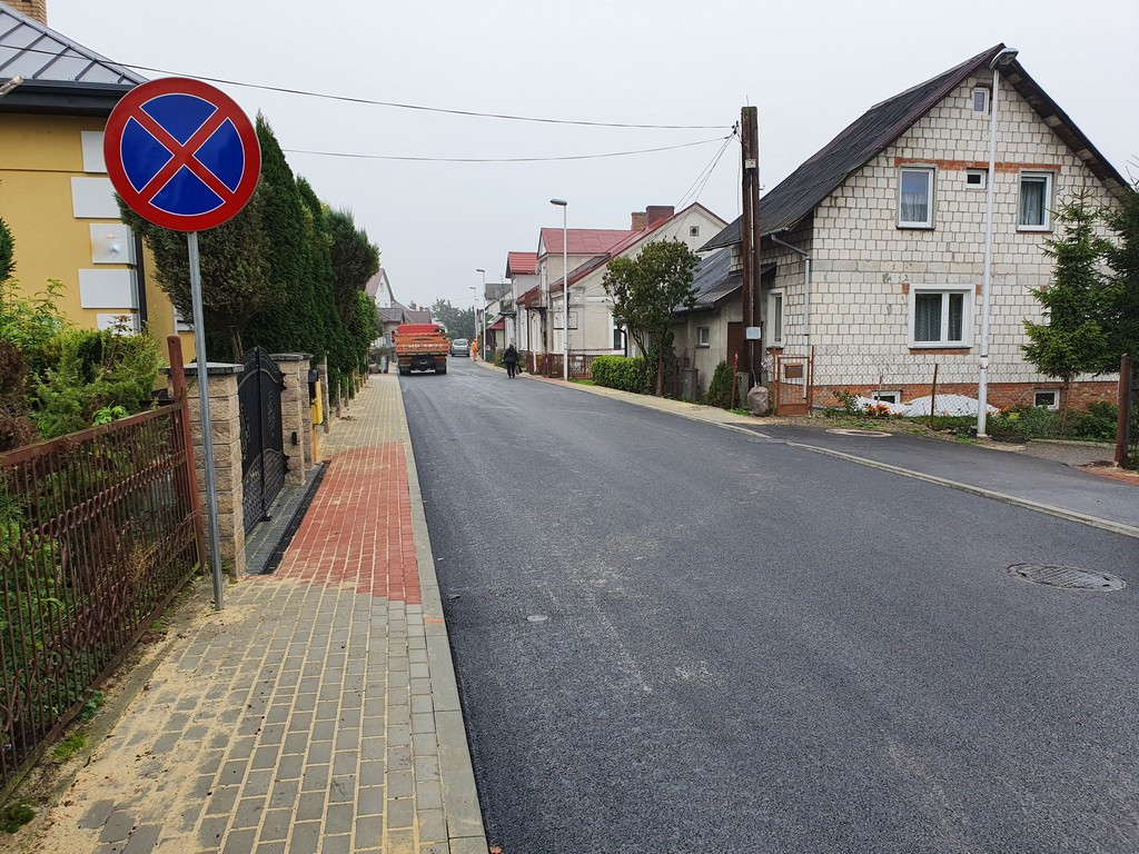 Hrubieszów: Nowy asfalt na ul. Podzamcze i Wspólnej położony. Od jutra otwarcie ruchu - ZDJĘCIA