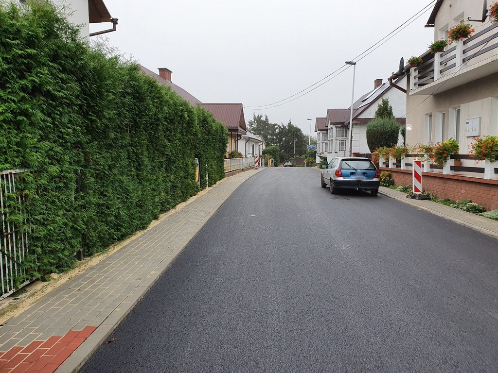 Hrubieszów: Nowy asfalt na ul. Podzamcze i Wspólnej położony. Od jutra otwarcie ruchu - ZDJĘCIA