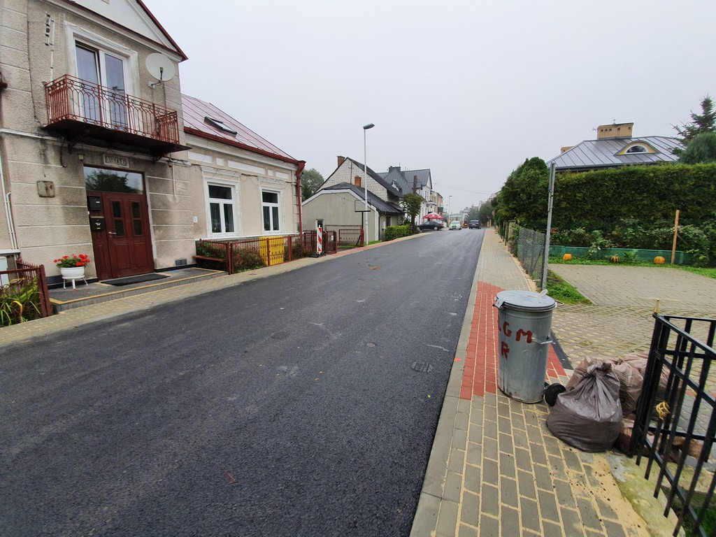 Hrubieszów: Nowy asfalt na ul. Podzamcze i Wspólnej położony. Od jutra otwarcie ruchu - ZDJĘCIA