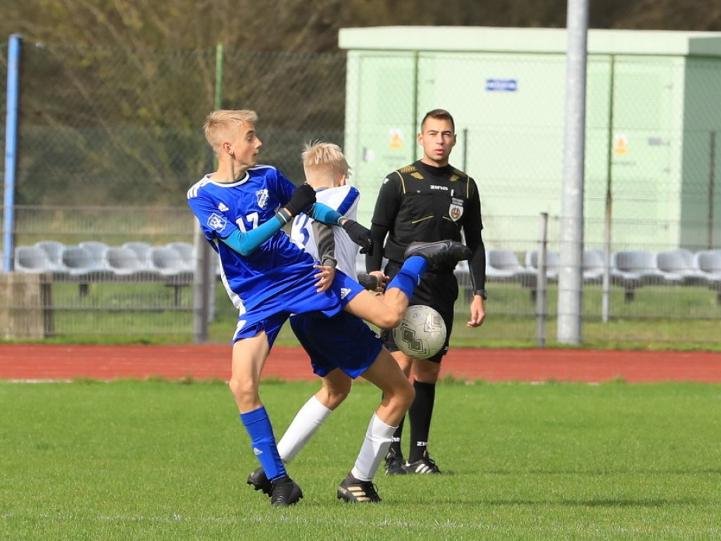 Zwycięstwo trampkarzy Unii z MOSiR Lubartów - ZDJĘCIA