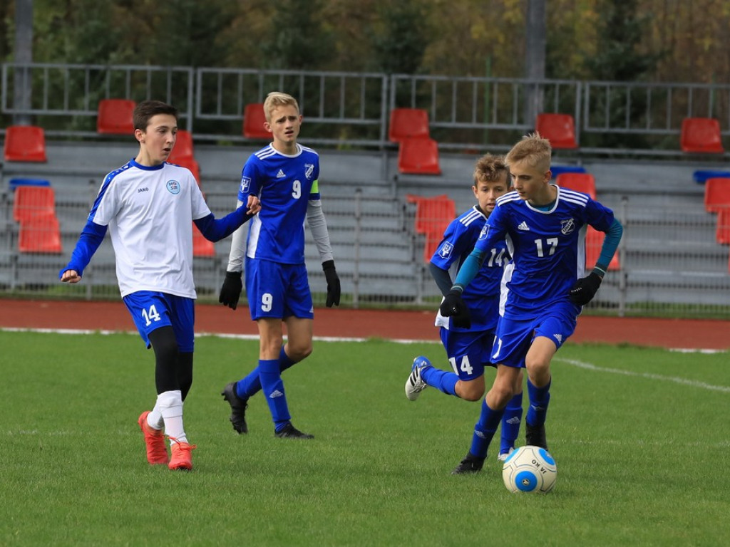 Zwycięstwo trampkarzy Unii z MOSiR Lubartów - ZDJĘCIA