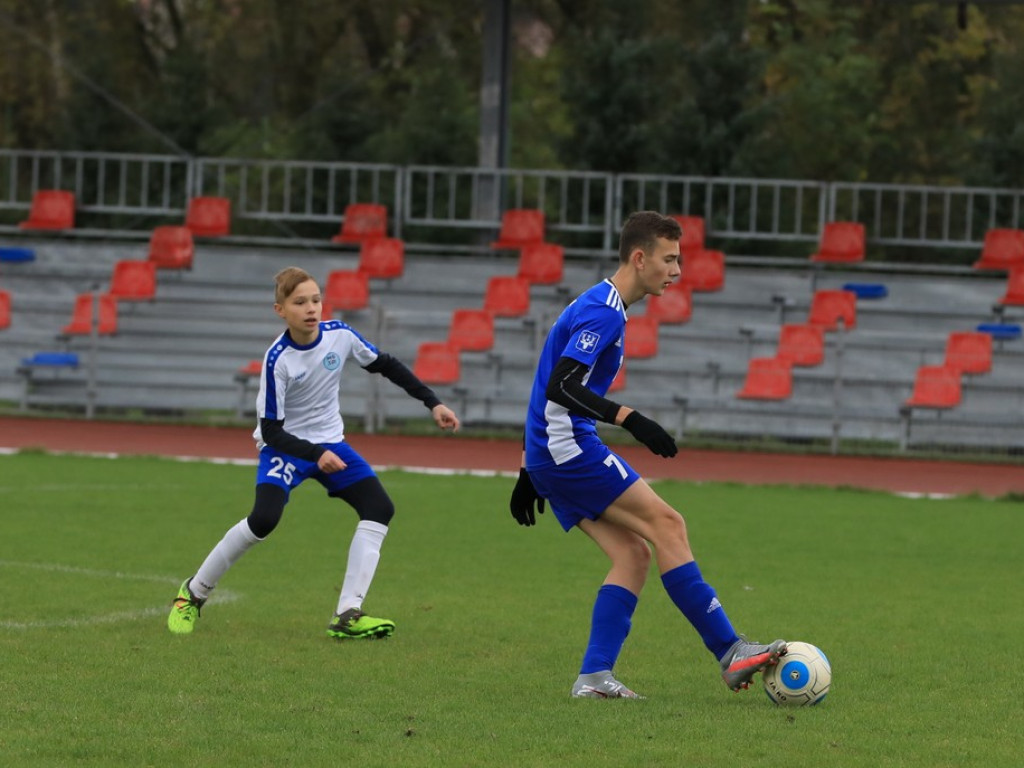 Zwycięstwo trampkarzy Unii z MOSiR Lubartów - ZDJĘCIA