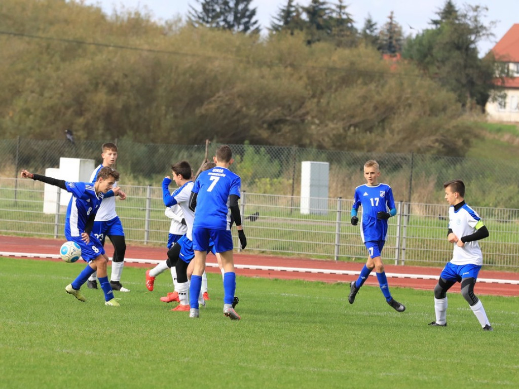 Zwycięstwo trampkarzy Unii z MOSiR Lubartów - ZDJĘCIA