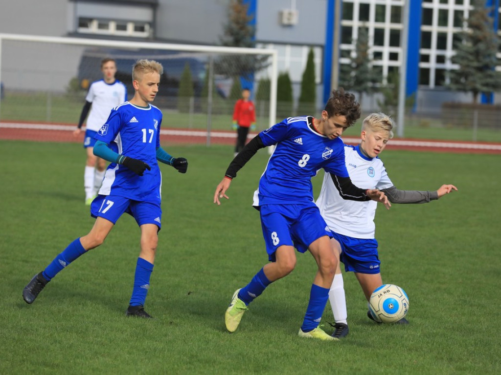 Zwycięstwo trampkarzy Unii z MOSiR Lubartów - ZDJĘCIA