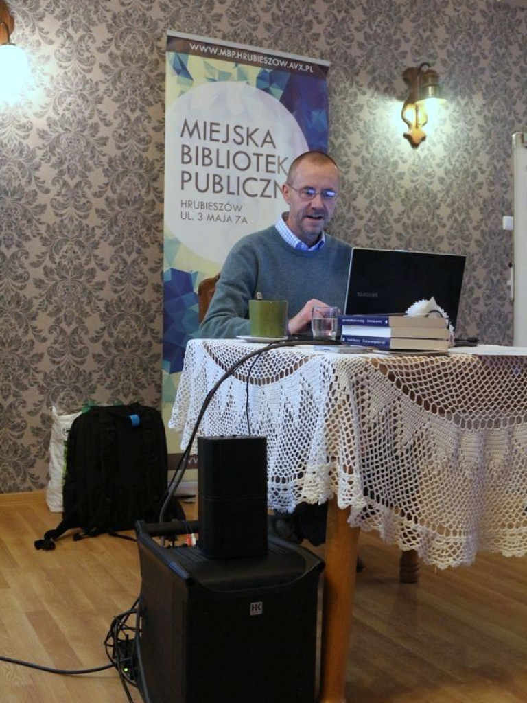 Hrubieszów: Świat na wyciągnięcie ręki - spotkanie autorskie z Leszkiem Szczasnym