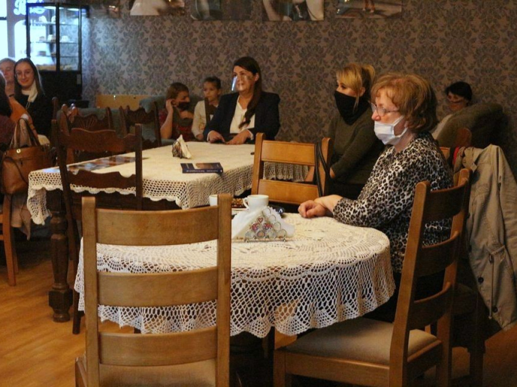 Hrubieszów: Świat na wyciągnięcie ręki - spotkanie autorskie z Leszkiem Szczasnym