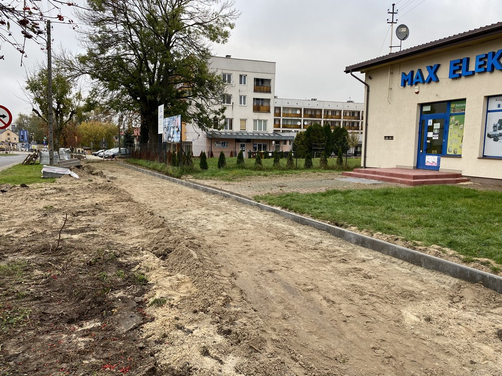 Hrubieszów: Trwa remont chodnika na ul. Mickiewicza - ZDJĘCIA