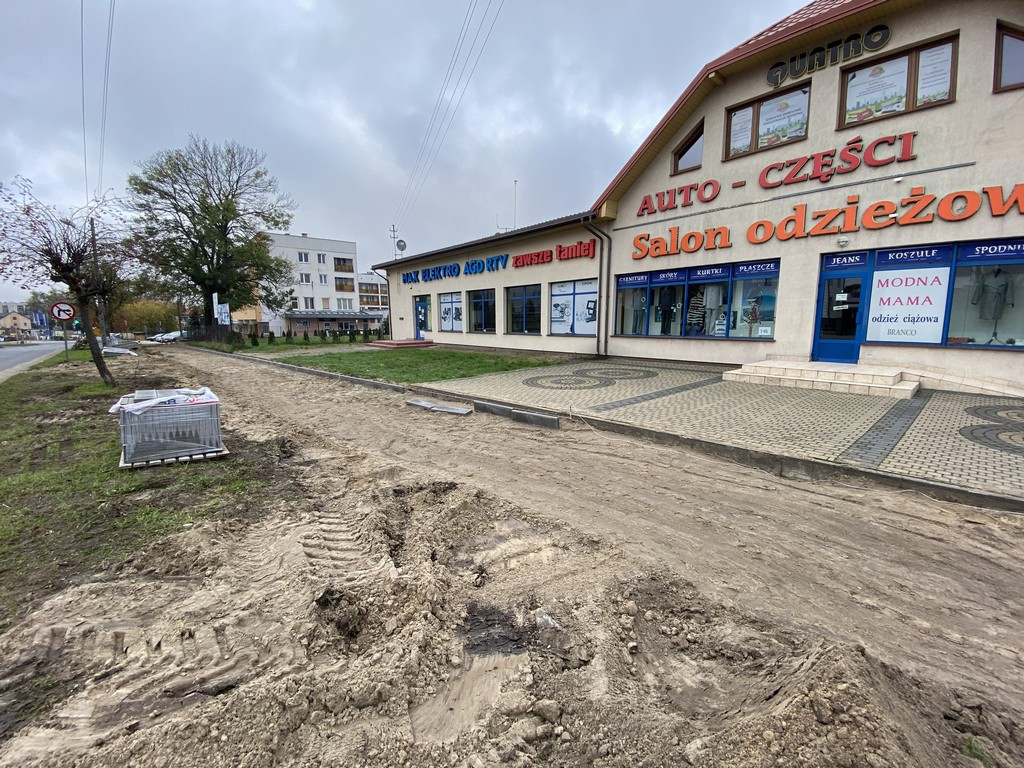 Hrubieszów: Trwa remont chodnika na ul. Mickiewicza - ZDJĘCIA