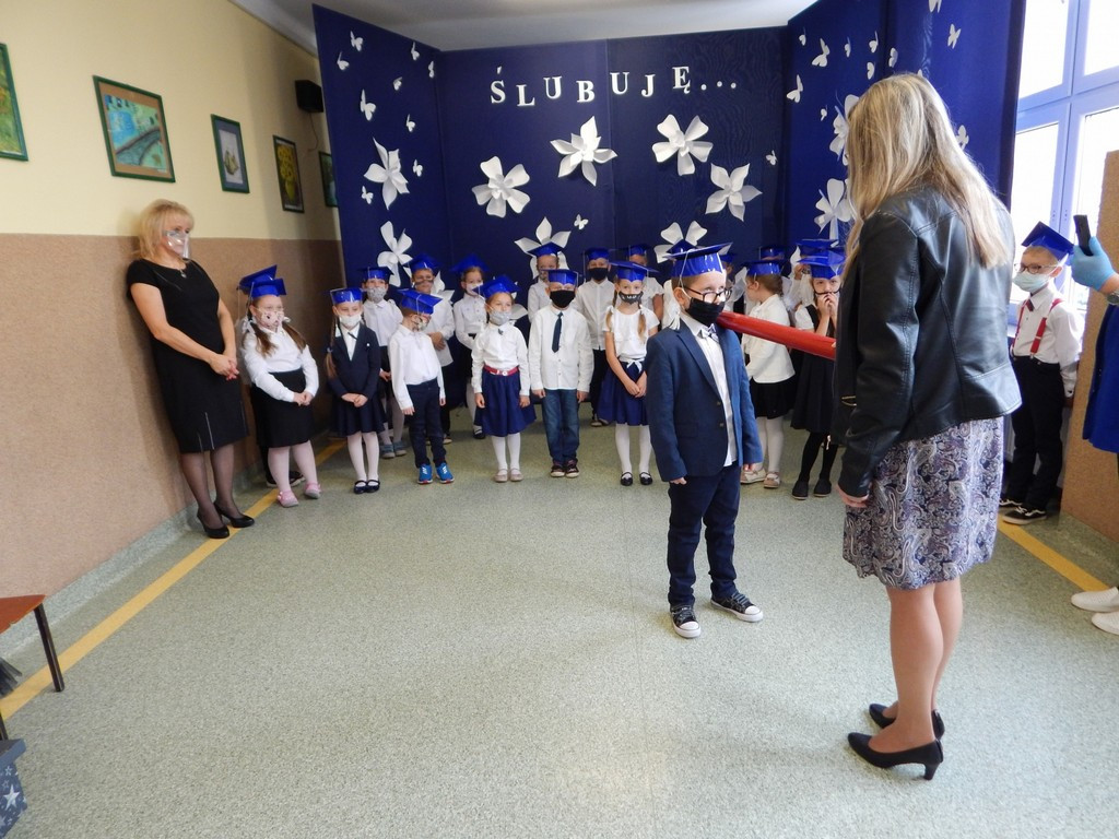 Ślubowanie klas I w hrubieszowskiej Jedynce