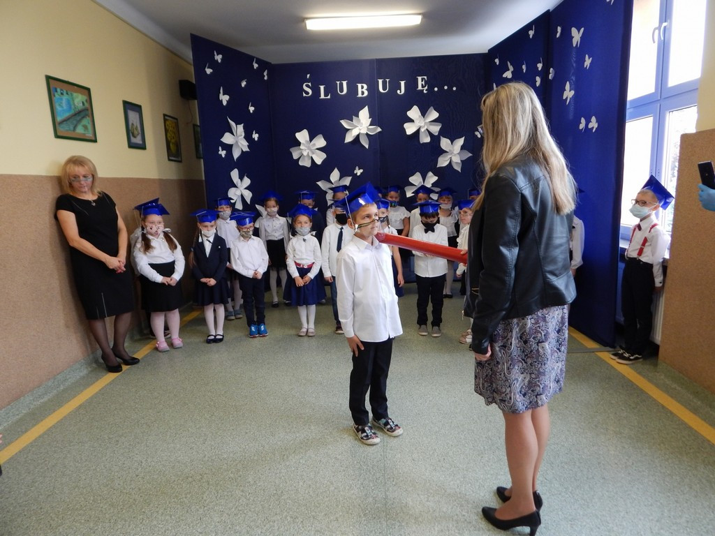 Ślubowanie klas I w hrubieszowskiej Jedynce