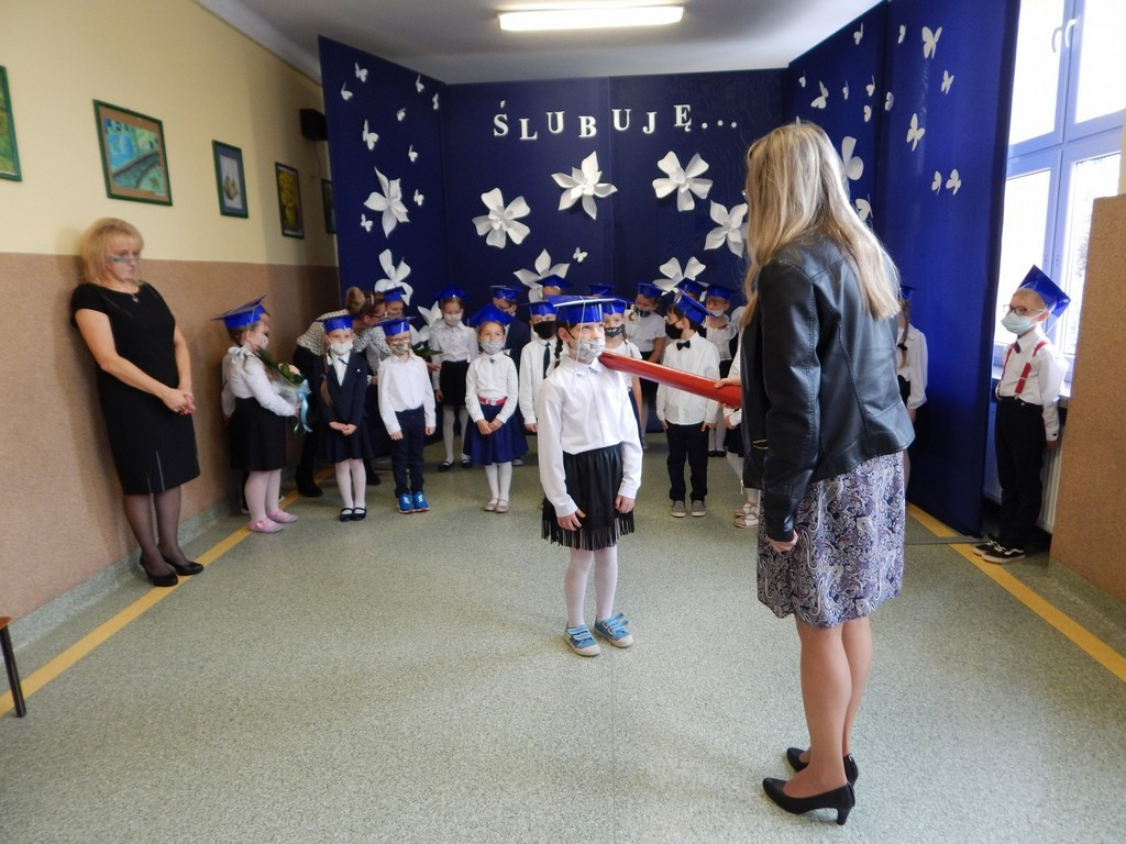 Ślubowanie klas I w hrubieszowskiej Jedynce