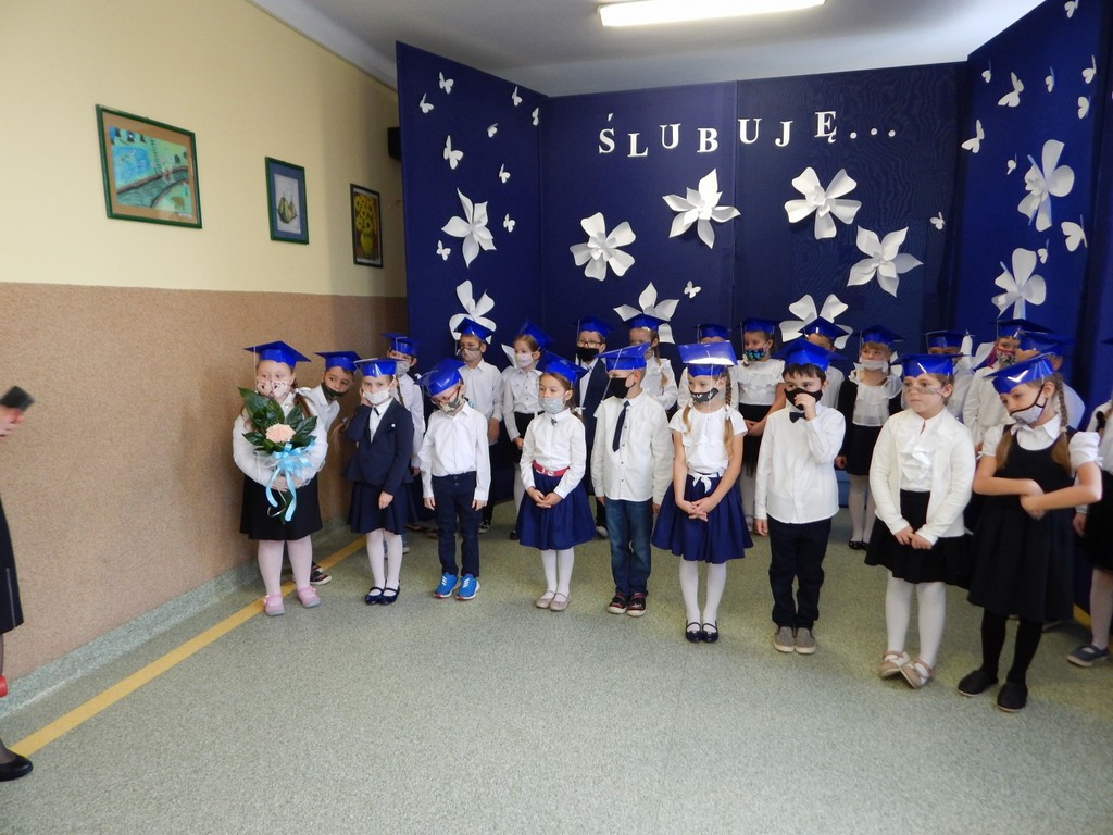 Ślubowanie klas I w hrubieszowskiej Jedynce